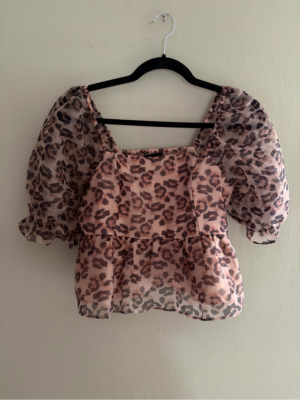 Endless Rose Leopard Print Organza Puff Sleeve Peplum Top